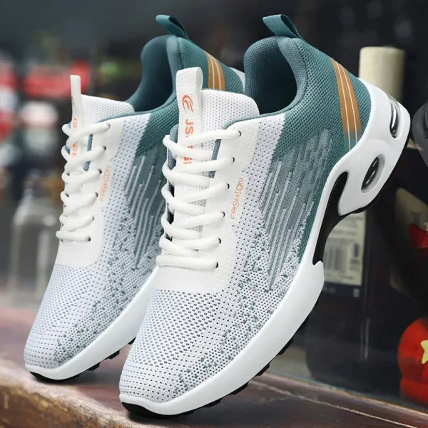 Men's casual sports shoes: Fashionable and versatile, breathable mesh casual sports shoes - Image 3